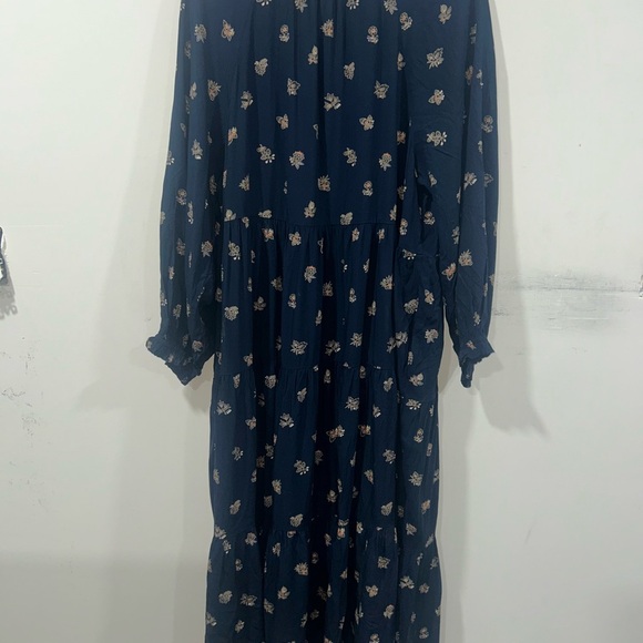 Madewell Plus Challis Midi Dress in Deep Indigo Floral - Picture 6 of 12